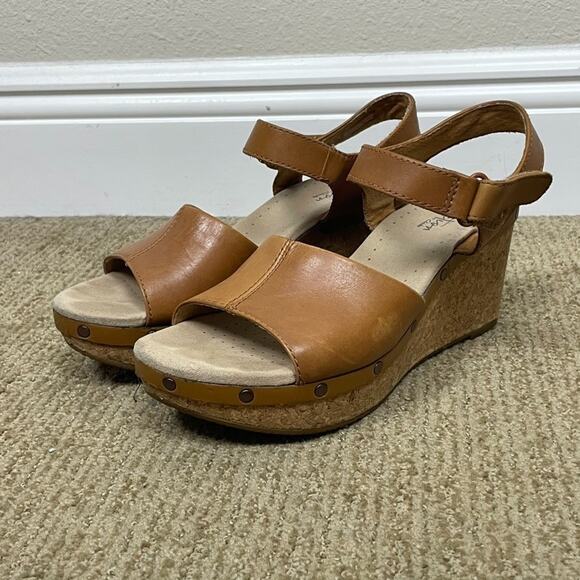 Clarks Collection‎ Cork Wedge Sandals 7.5M Leather Hook & Loop Comfort Tan - Picture 1 of 9